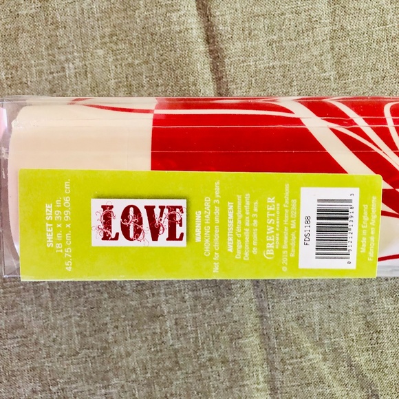 NWT Peel and stick wall art "LOVE" - Picture 2 of 4